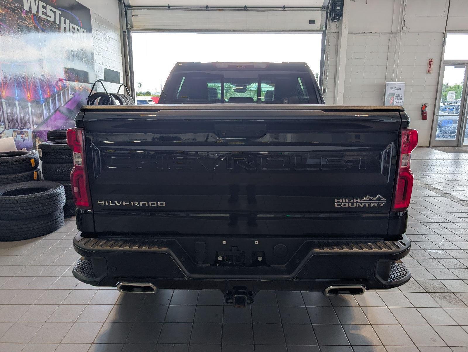 Used 2023 Black Chevrolet  image 7