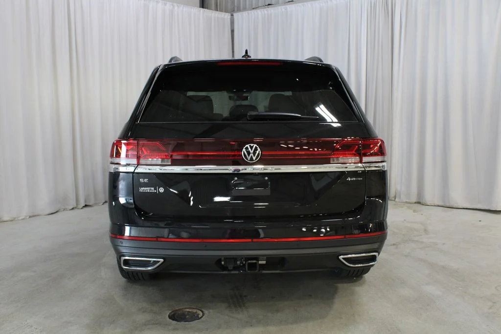 New 2026 Black Volkswagen 2.0T SE w/Technology image 25
