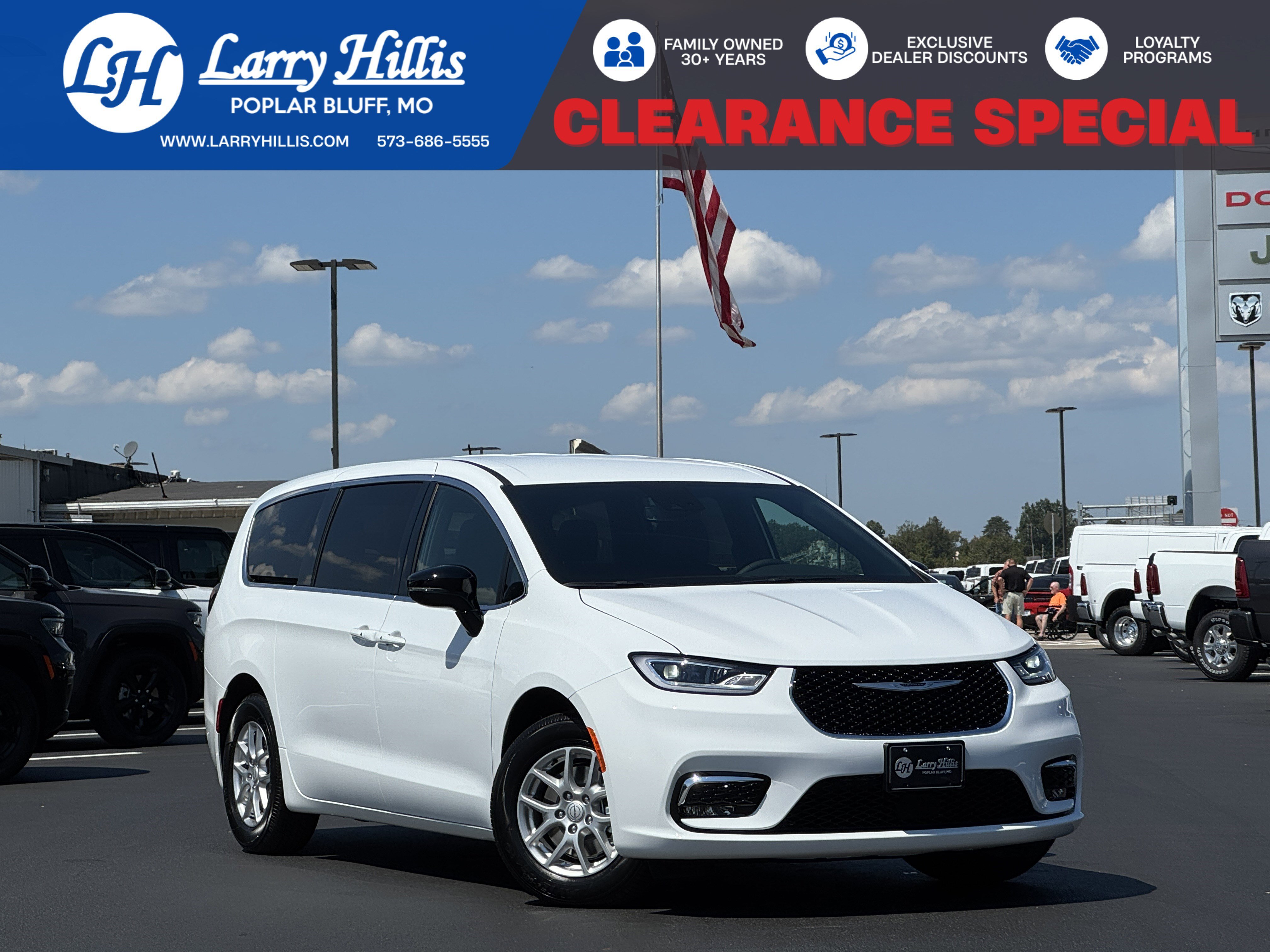 2026 Chrysler Pacifica Select