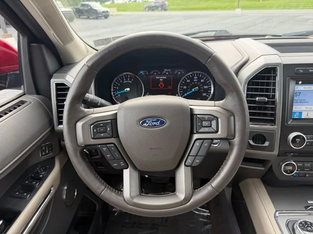 Used 2018 Red Ford XLT image 15