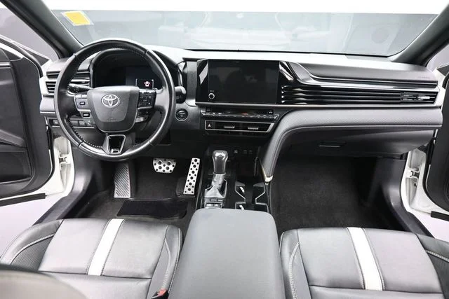 Used 2025  Toyota SE image 26