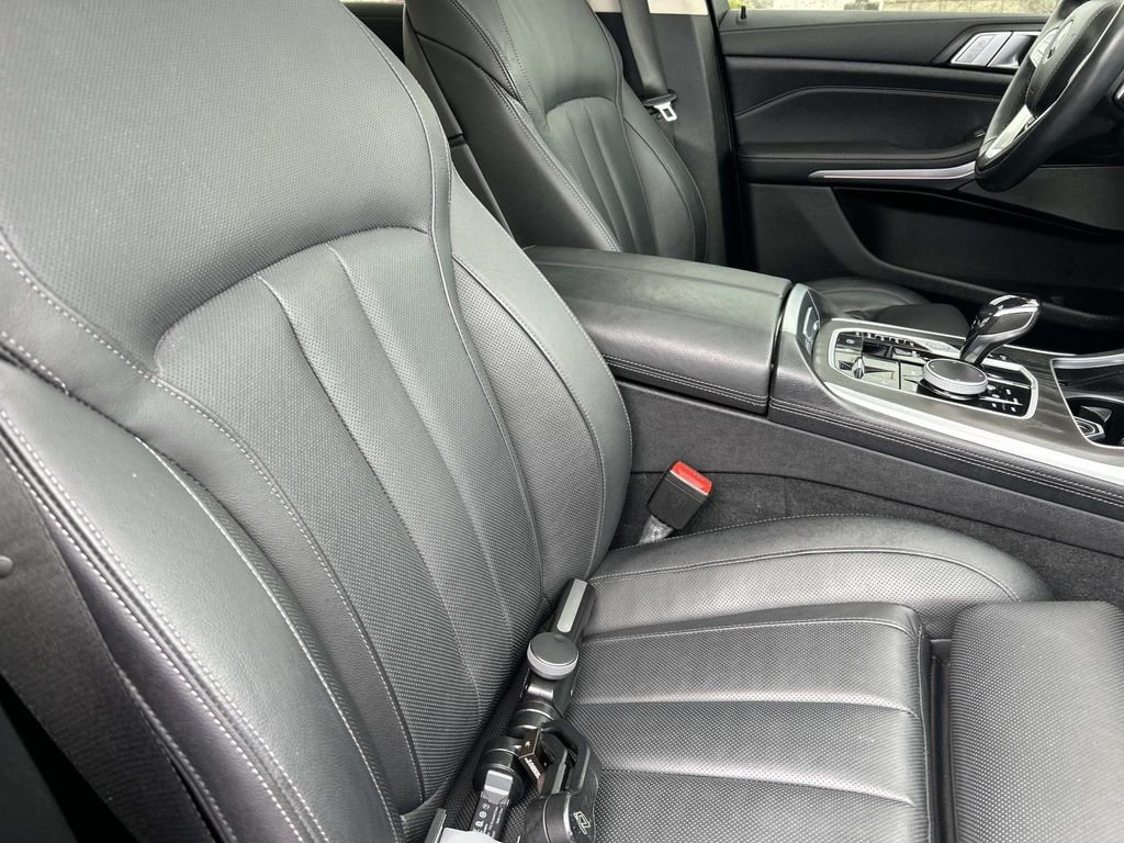 Used 2021 Arctic Gray Metallic BMW xDrive40i image 26