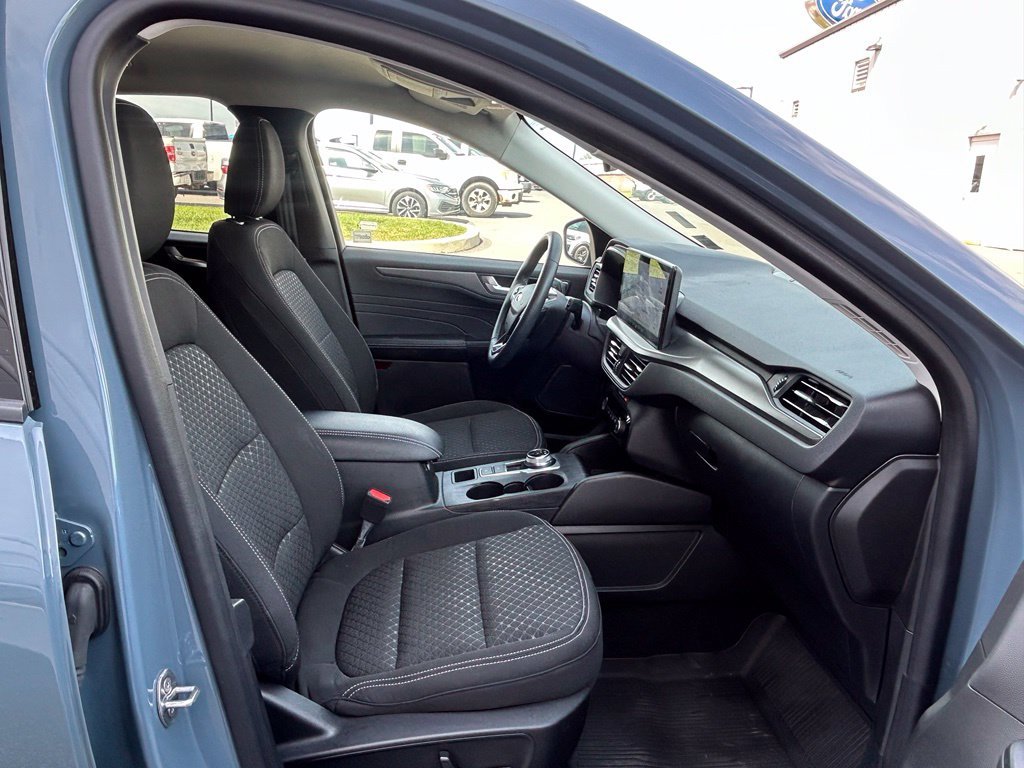 Used 2023 Vapor Blue Ford Active image 29