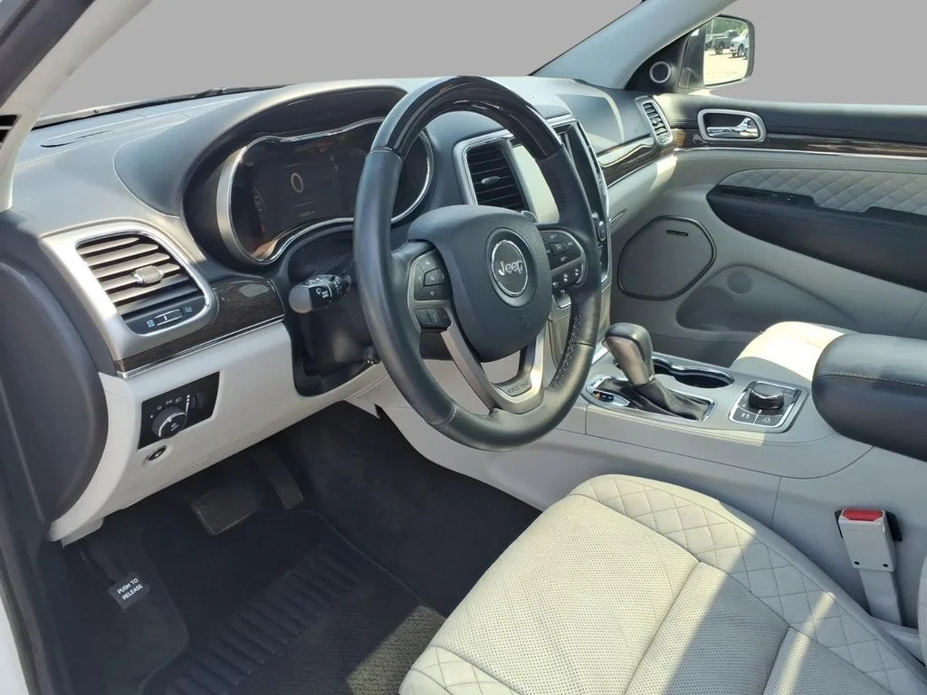 Used 2017 White Jeep Summit image 14