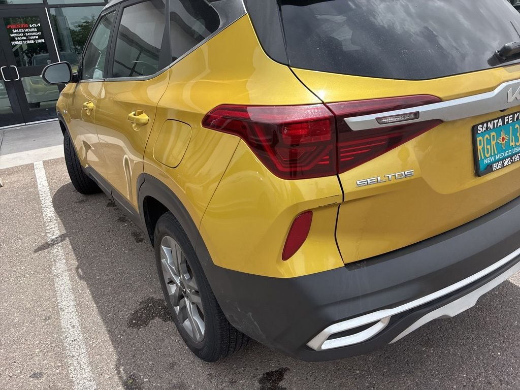 Certified Used 2022 Yellow Kia S image 25