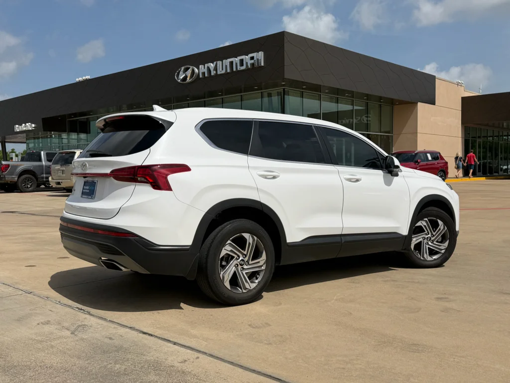 Used 2023 Serenity White Pearl Hyundai SE image 6