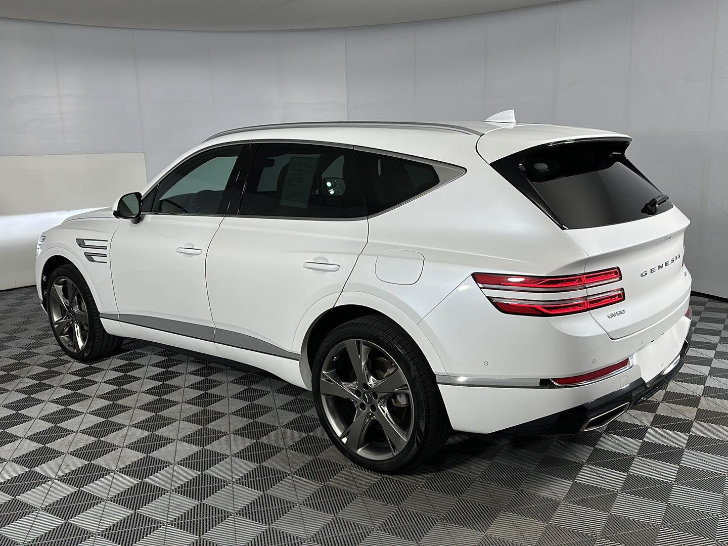 Used 2023 Uyuni White Genesis 2.5T image 25