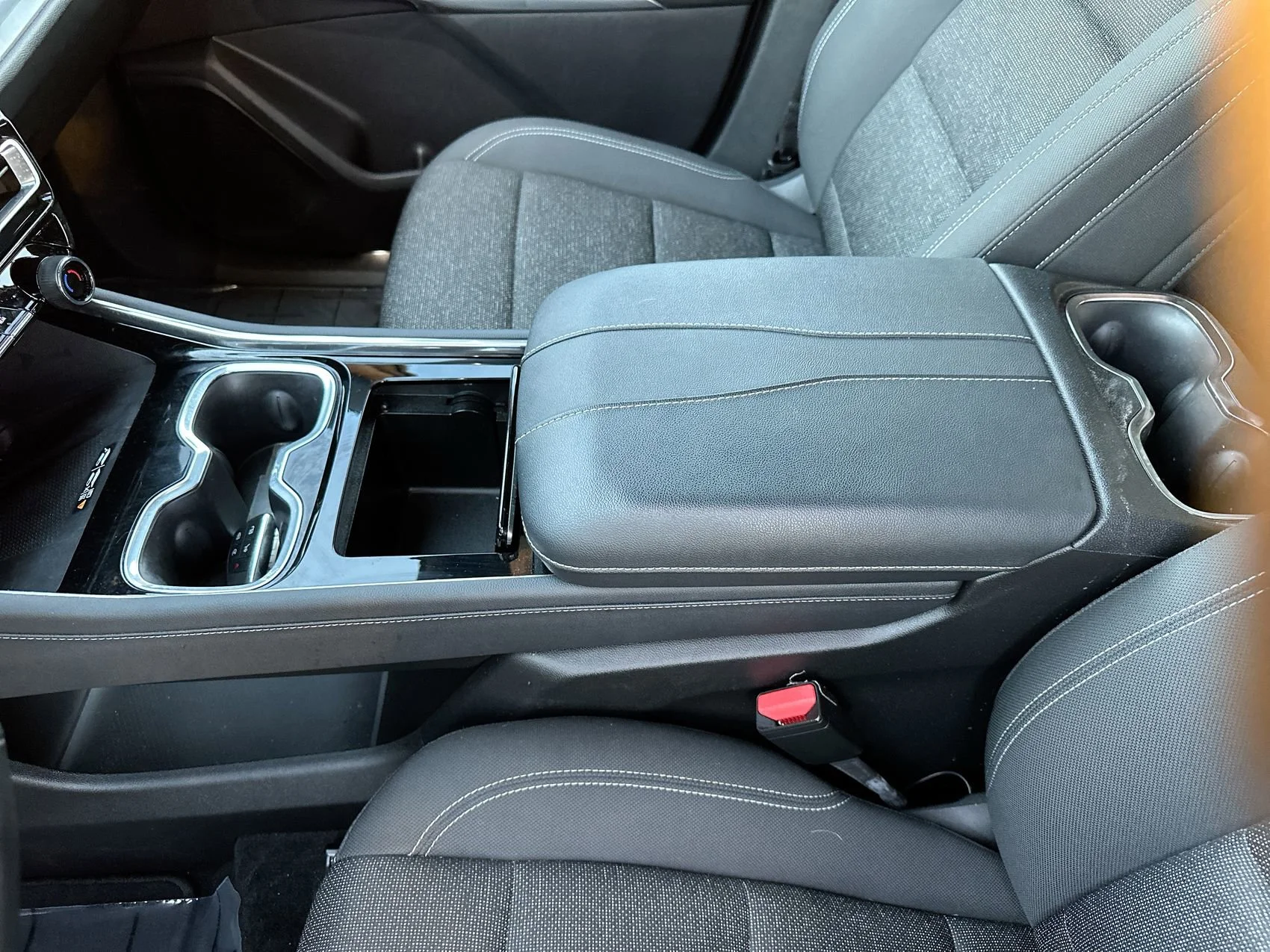 Used 2024 Summit White Chevrolet FWD LT image 20