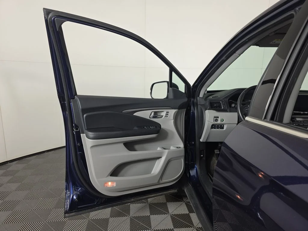 Certified Used 2023  Honda RTL-E image 24