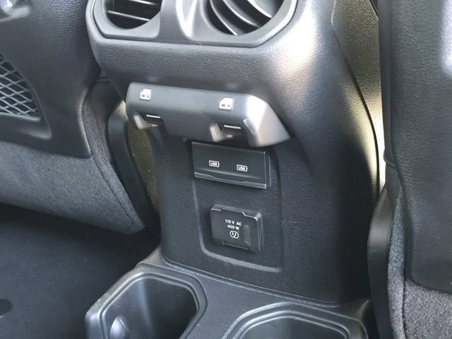 Used 2025 Bright White Clearcoat Jeep Rubicon image 32