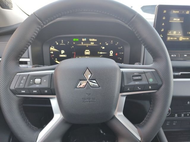 New 2026 Black Mitsubishi SE image 6