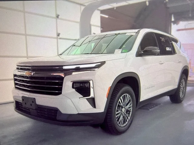 2024 Chevrolet Traverse LT