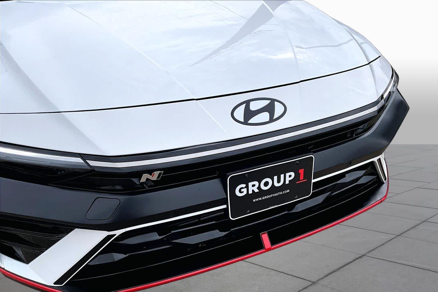 Used 2025 Atlas White Hyundai  image 29