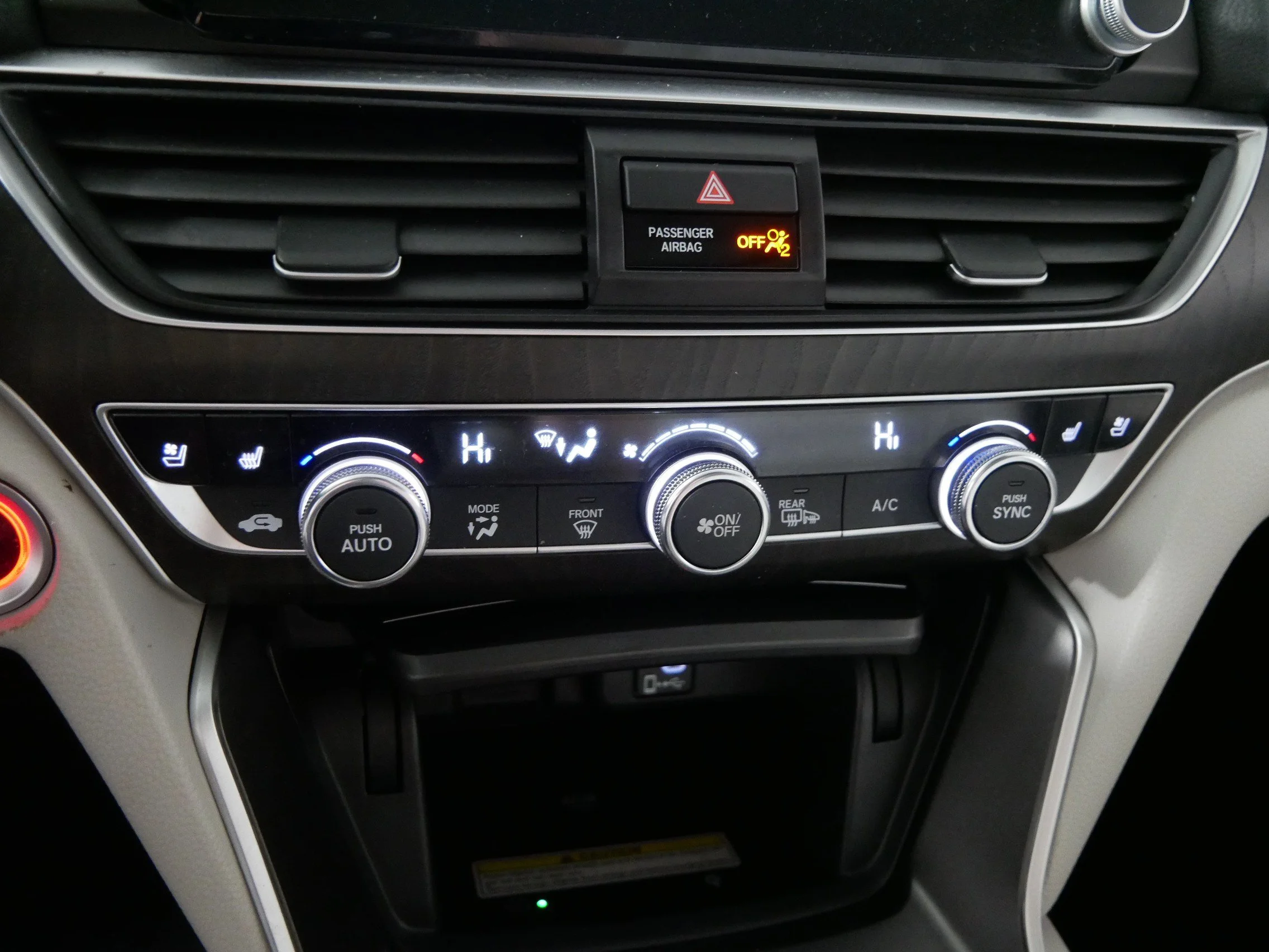 Used 2018 White Orchid Pearl Honda Touring image 23