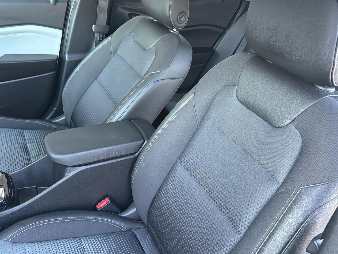 Used 2025 Summit White Chevrolet LT image 28