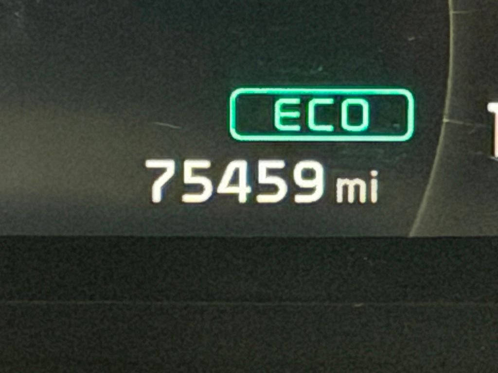 Used 2019 White Kia EX image 25