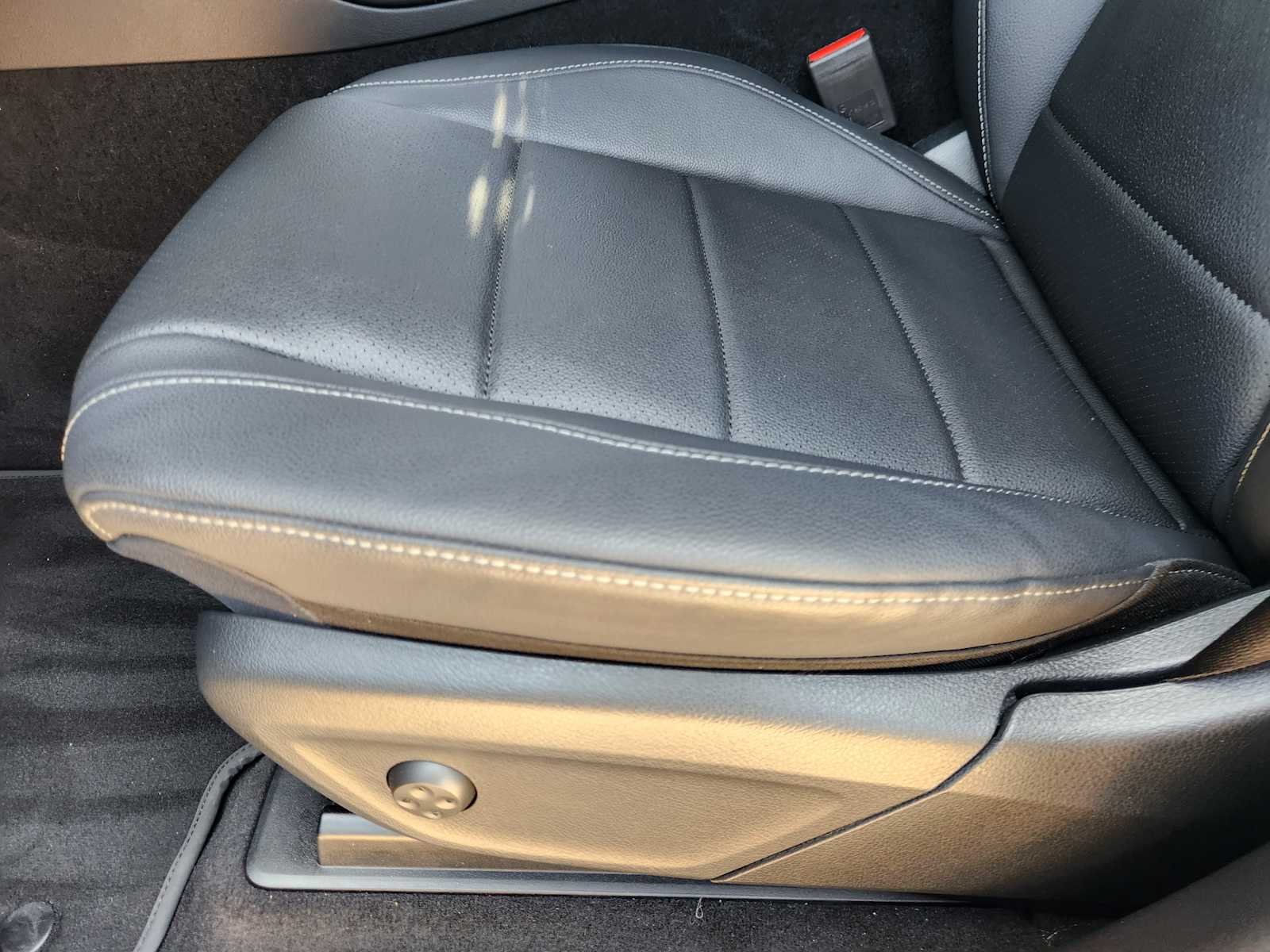 Certified Used 2026 Black Mercedes-Benz GLE 350 image 21