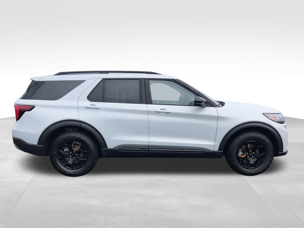 New 2026 Space White Metallic Ford Tremor® image 9