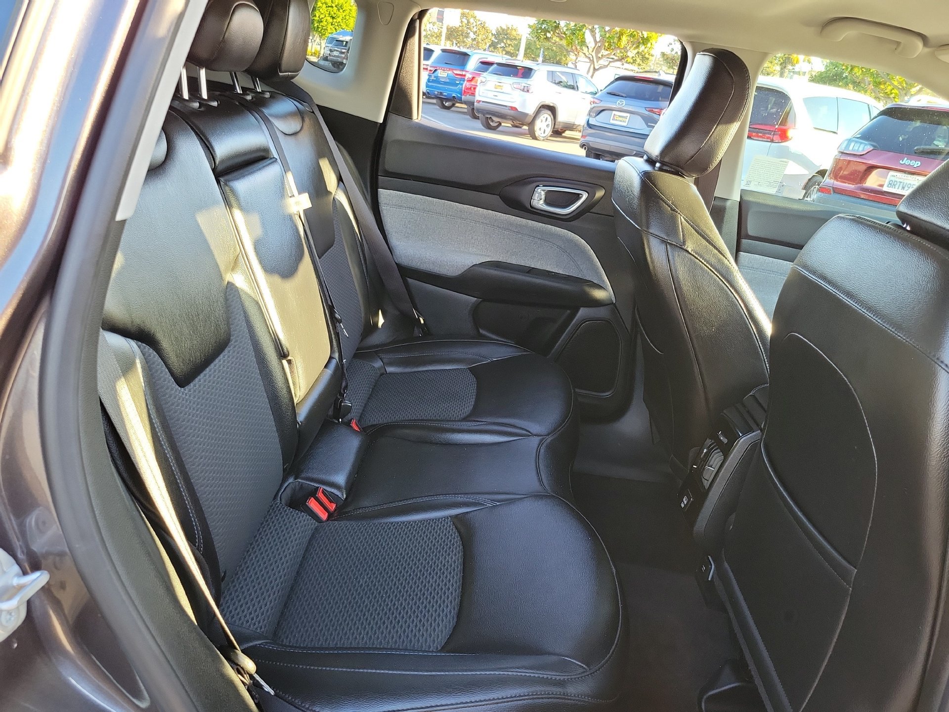 Certified Used 2022 Gray Jeep Latitude image 21