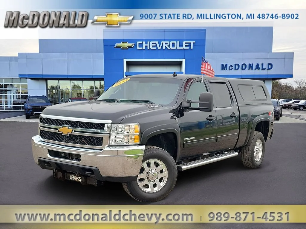 Used 2013 BLACK Chevrolet LT image 1