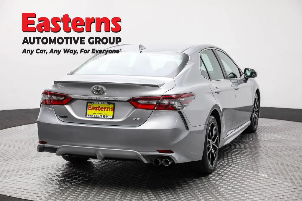 Used 2022 Silver Toyota SE image 5