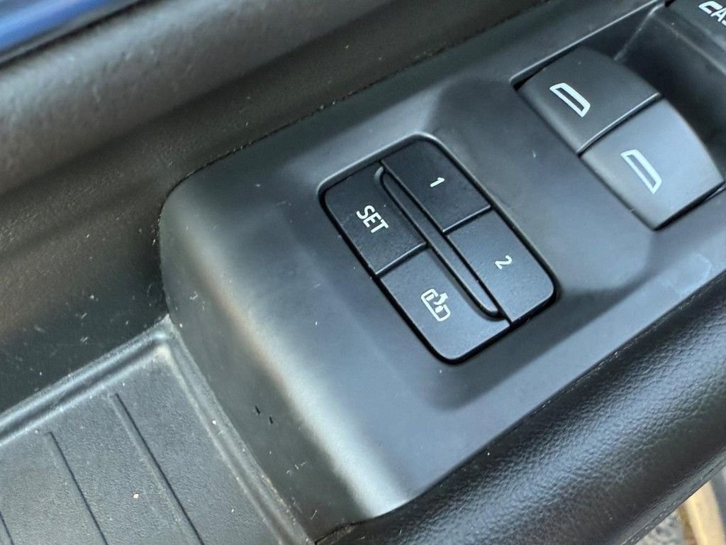 2021 GMC Yukon SLT - Photo 18