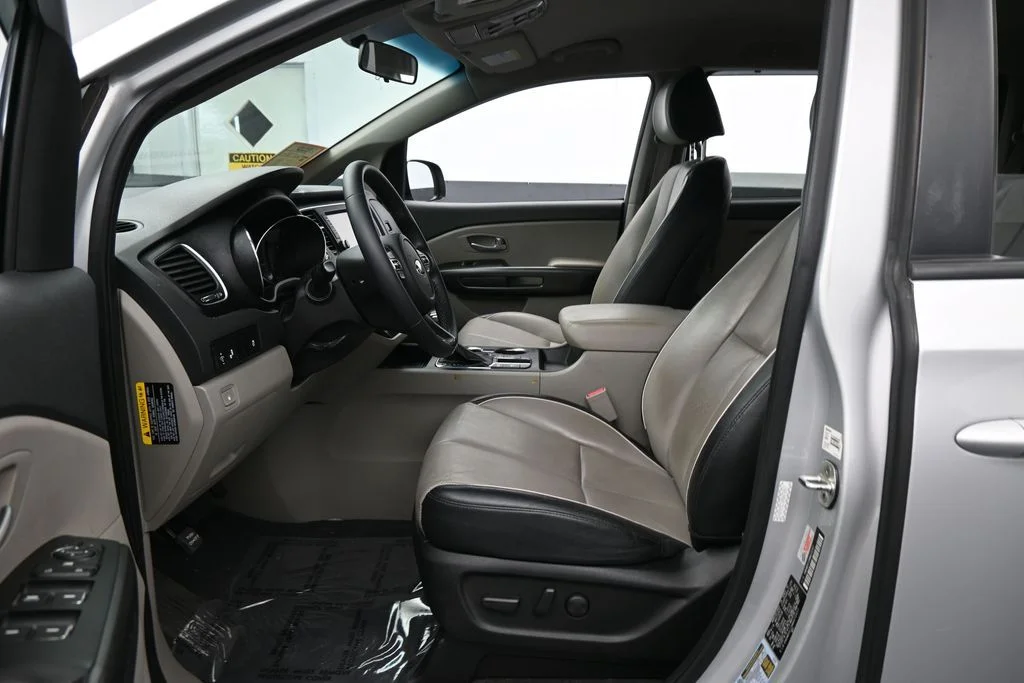 Used 2021 Silky Silver Kia EX image 11