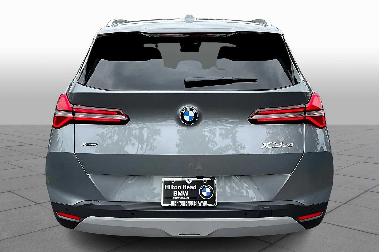 New 2026 Skyscraper Grey Metallic BMW 30 xDrive image 4