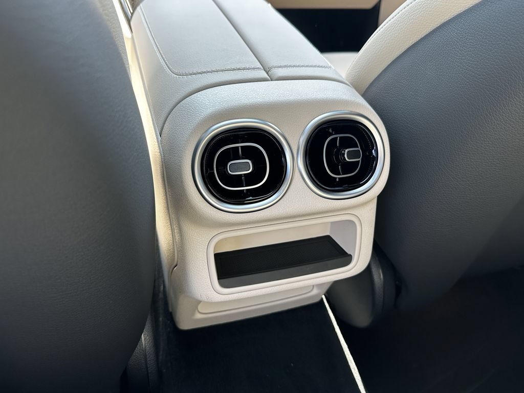 New 2027 MANUFAKTUR Alpine Grey Mercedes-Benz GLC 350e image 63