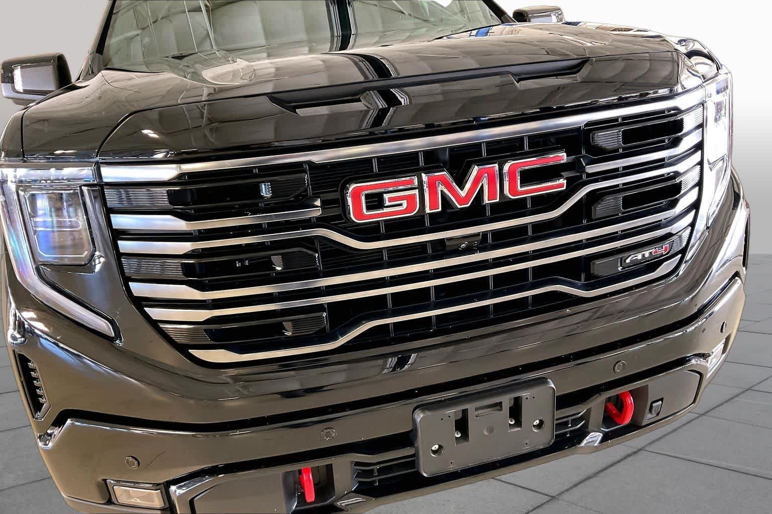 Used 2025 Onyx Black GMC AT4 image 30