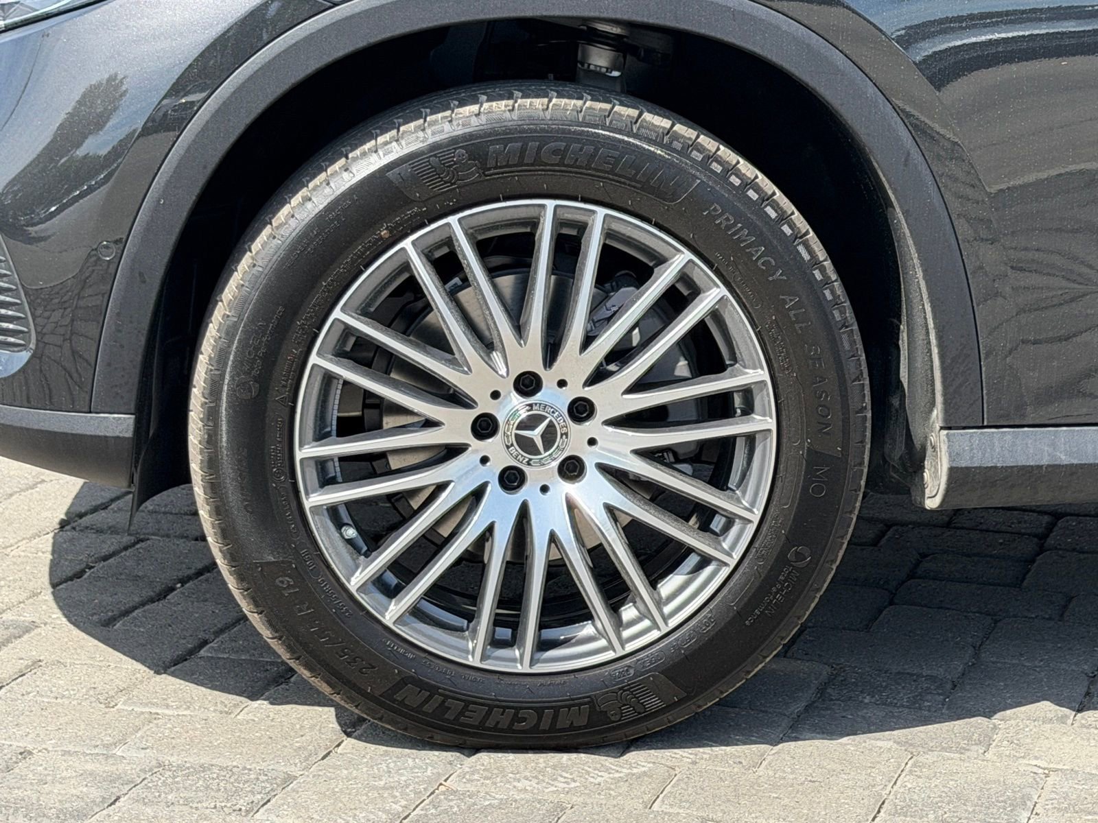 New 2026 Graphite Grey Metallic Mercedes-Benz GLC 300 image 38
