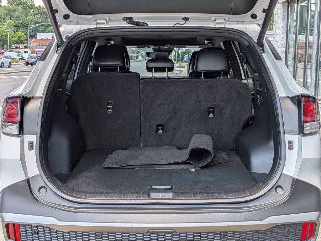 Used 2023 White Kia X-Line image 8
