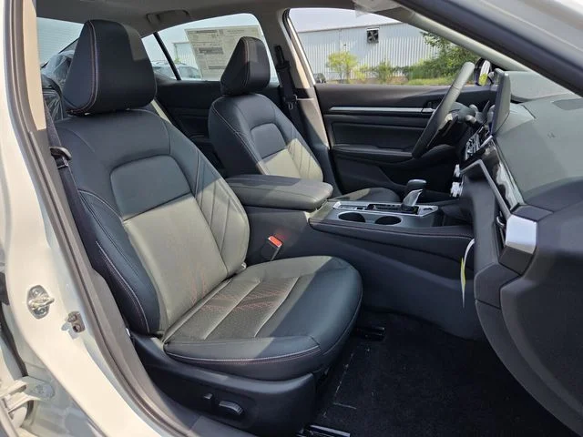 New 2026 White Nissan 2.5 SR image 12