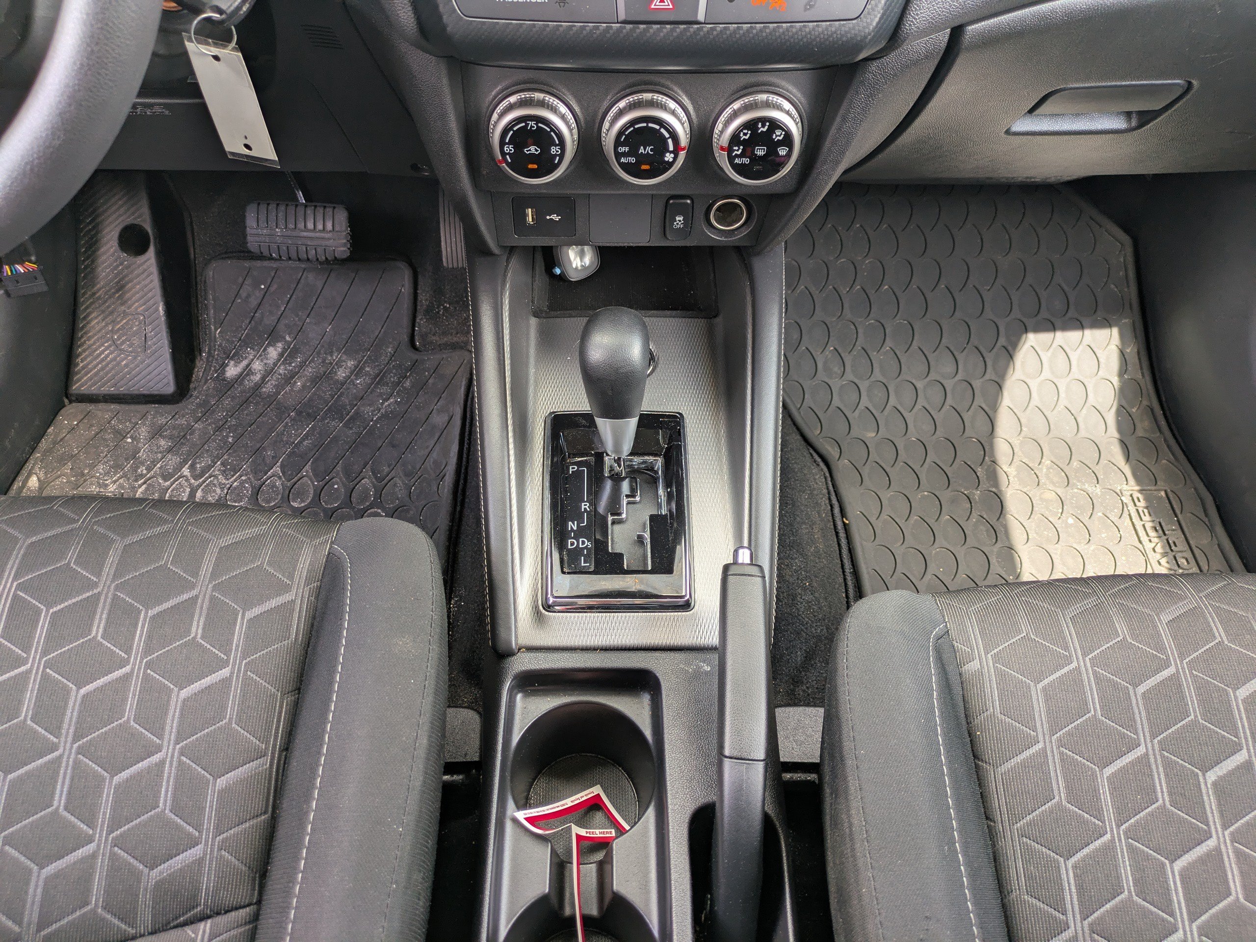 Used 2025 Silver Mitsubishi LE image 18