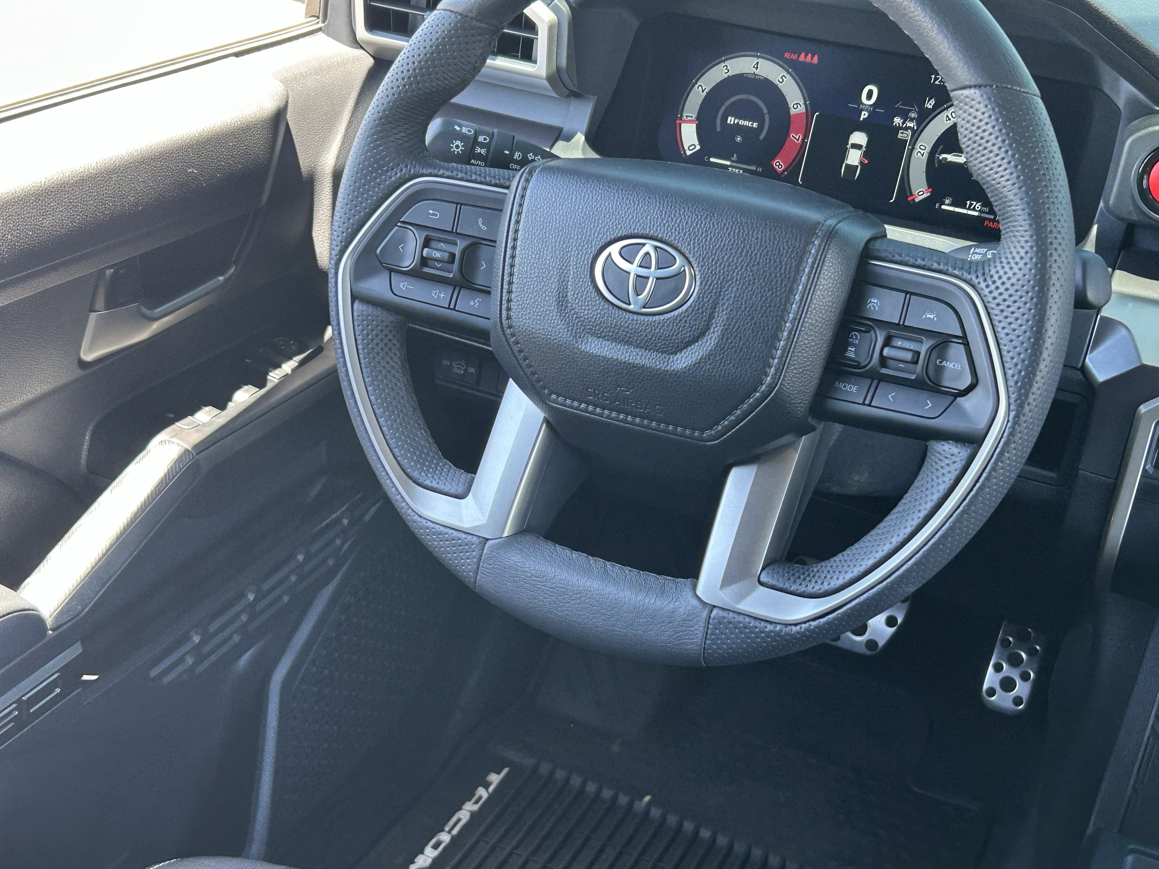 2025 Toyota Tacoma TRD Sport - Photo 15