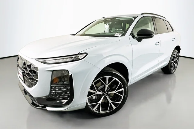 2026 Audi Q3 S line