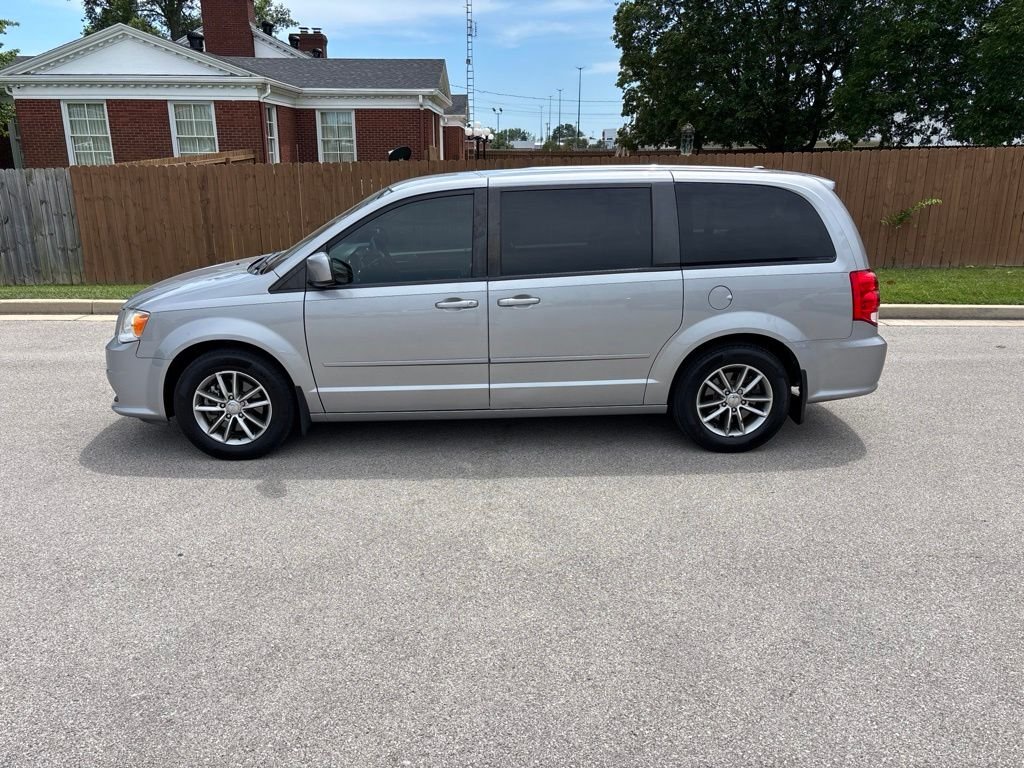 Used 2016 Dodge Grand Caravan SE Plus with VIN 2C4RDGBG5GR392343 for sale in Owensboro, KY