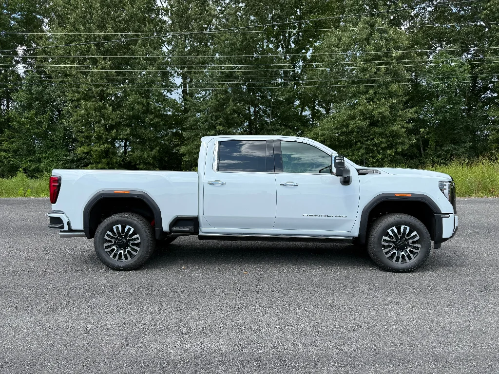 2026 GMC Sierra 2500HD Denali Ultimate - Photo 13