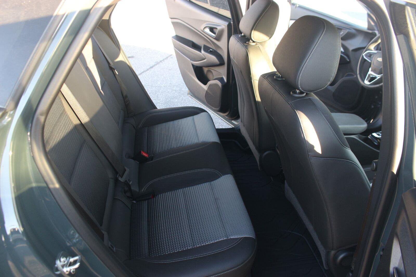 Used 2026 Cypress Gray Chevrolet LT image 33