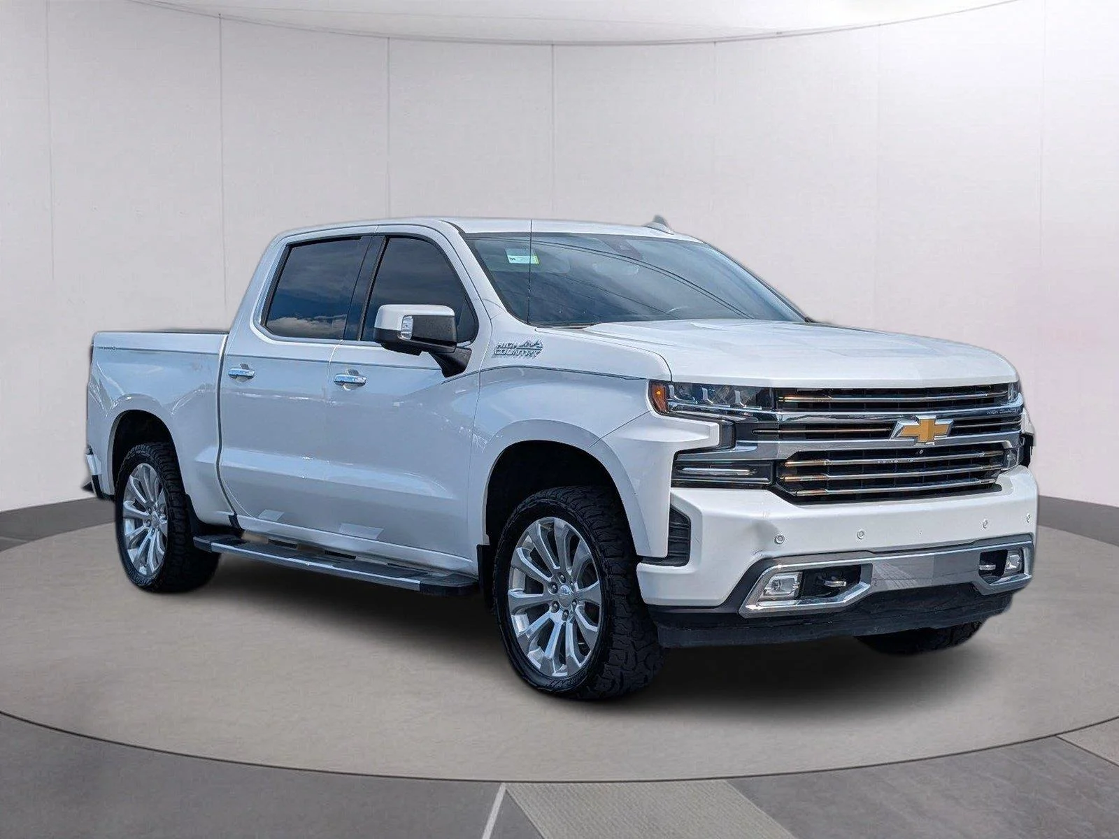 Used 2020 IRIDESCENT PEARL TRICOAT Chevrolet High Country image 8
