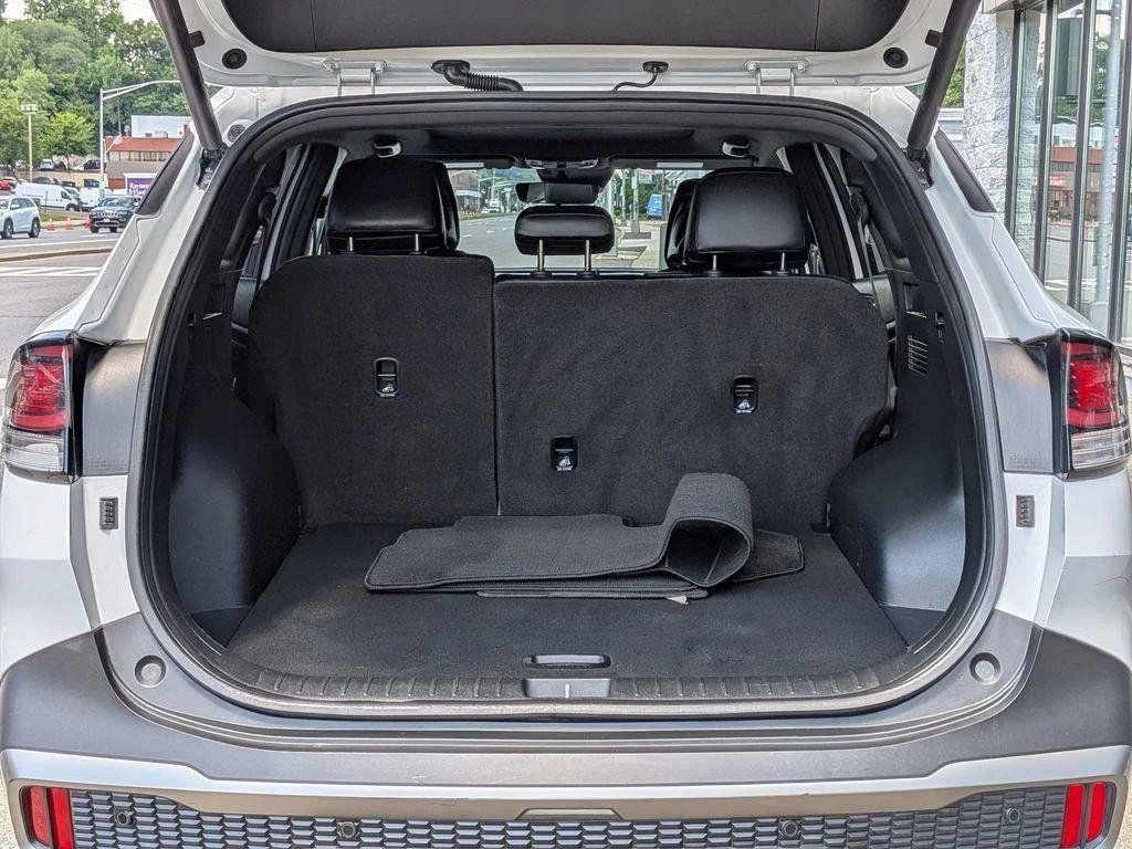 Used 2023 White Kia X-Line image 8