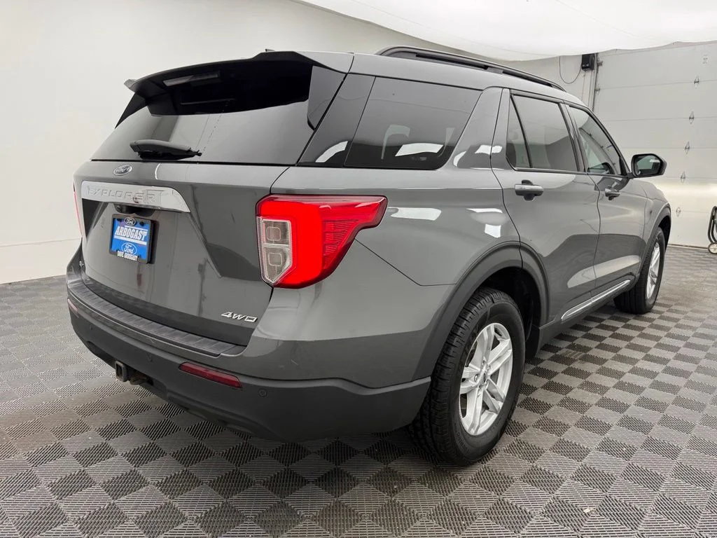 Used 2023 Gray Ford XLT image 9
