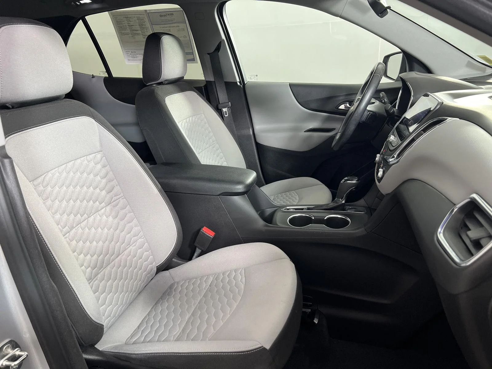 Used 2021 Silver Ice Metallic Chevrolet LT image 29