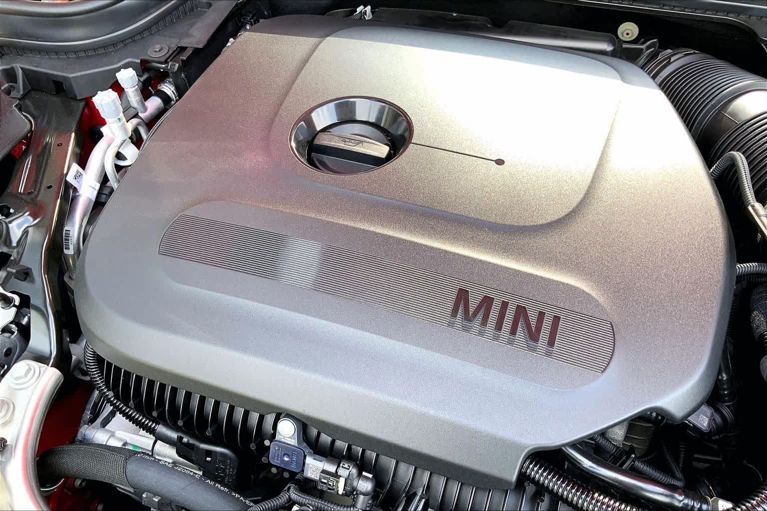 New 2026 Chili Red II MINI Iconic image 17