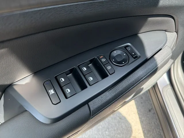 New 2026 Black Kia X-Line image 18