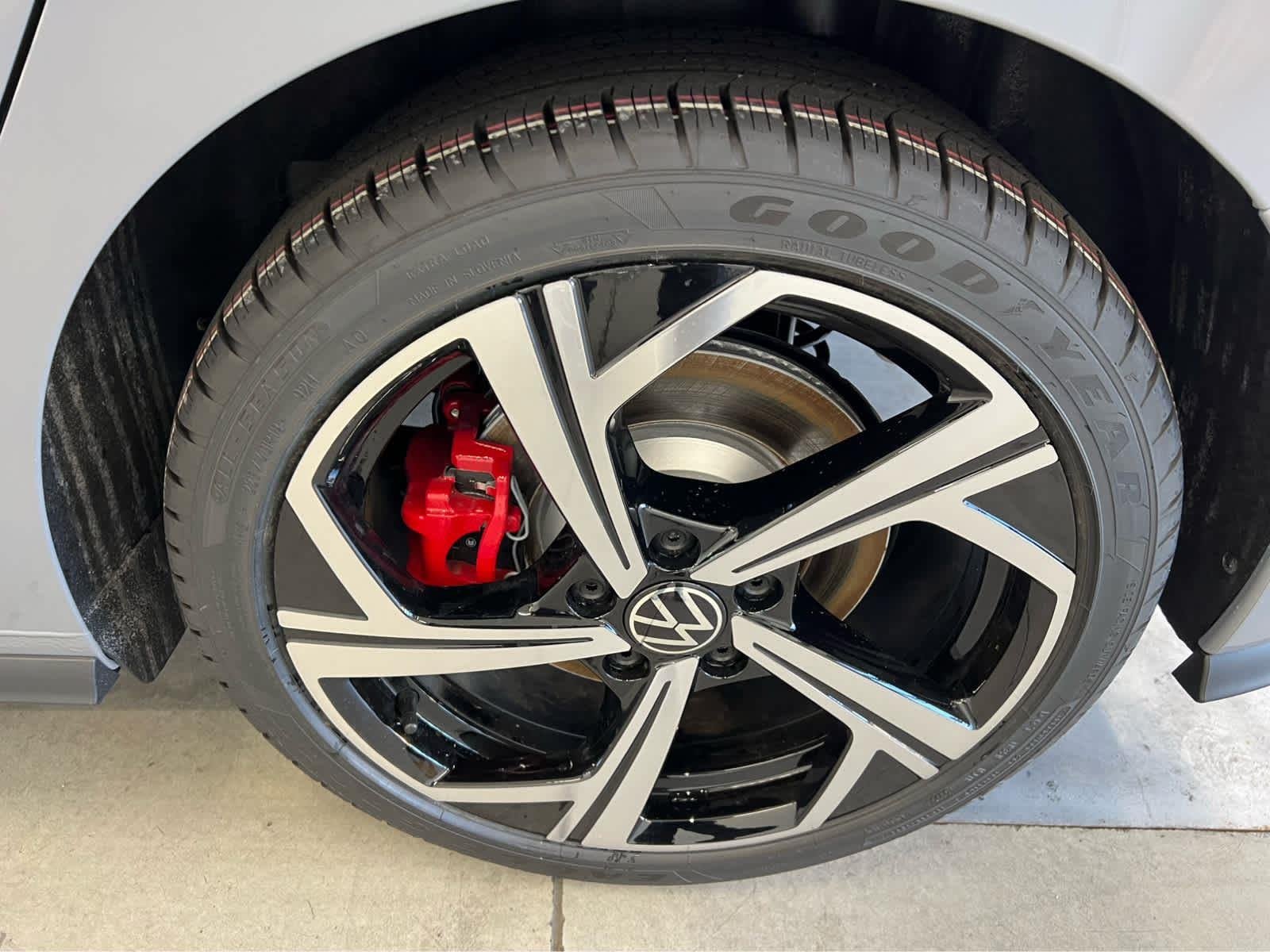 2026 Volkswagen Golf GTI SE - Photo 10