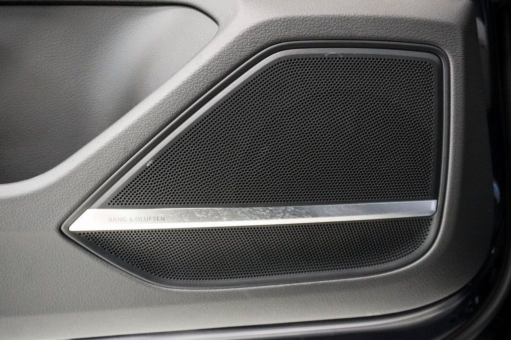 Used 2022 Blue Audi L 55 image 23