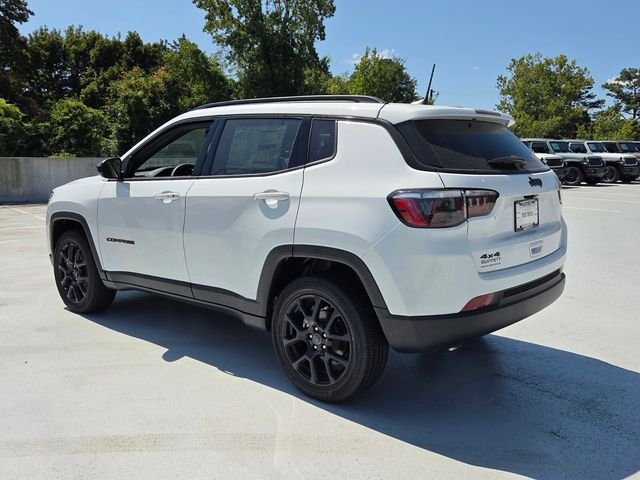 New 2026 Bright White Clear-Coat Exterior Paint Jeep Latitude image 6