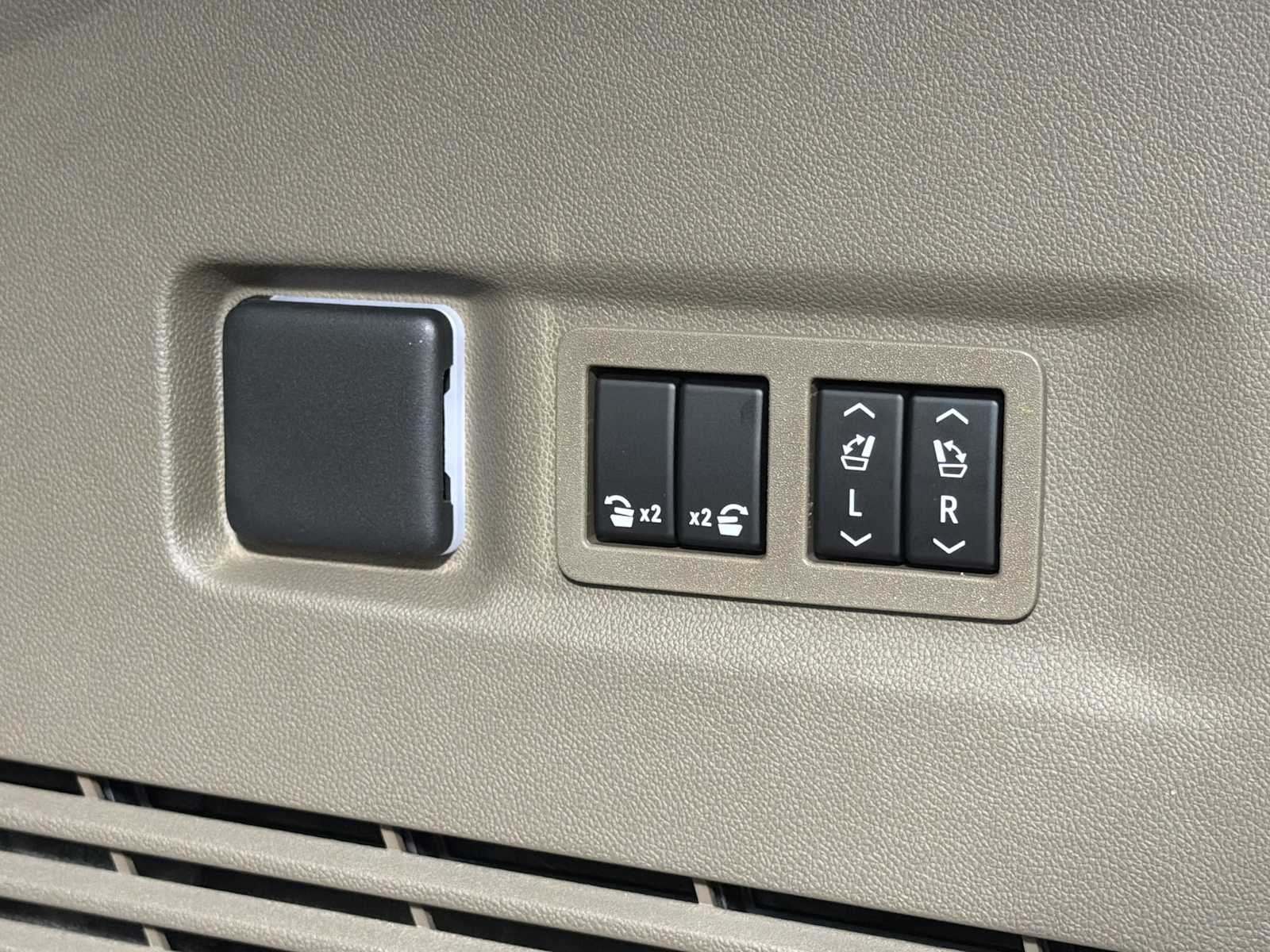 2026 GMC Yukon XL Denali - Photo 19
