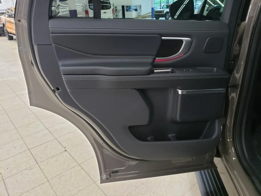 New 2027 Marsh Gray Ford Platinum image 14